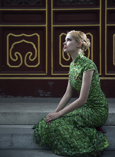 caucasian-model-in-cheongsam