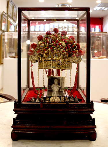 penang-peranakan-mansion-bridal-head-gear