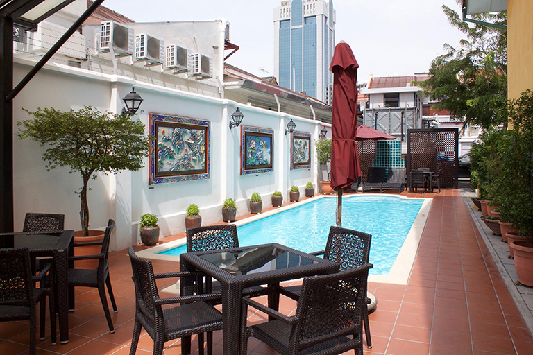 yeng-keng-hotel-pool-side